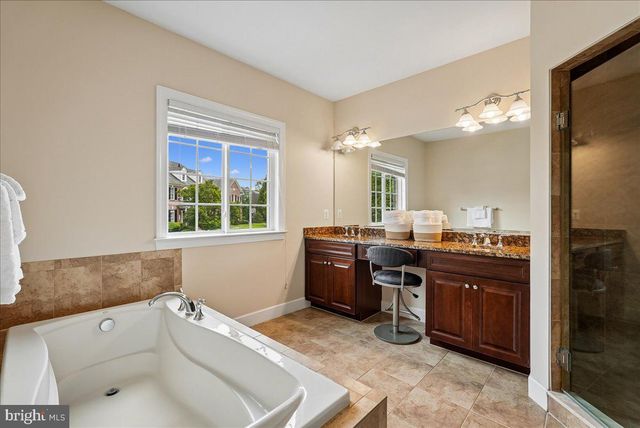 16119 TURNING LEAF LN, Leesburg, VA 20176