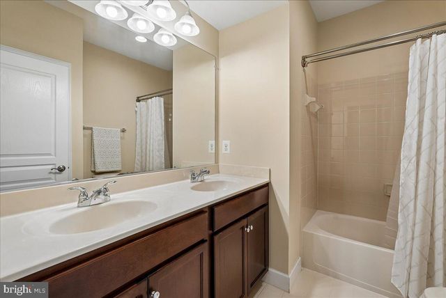16119 TURNING LEAF LN, Leesburg, VA 20176