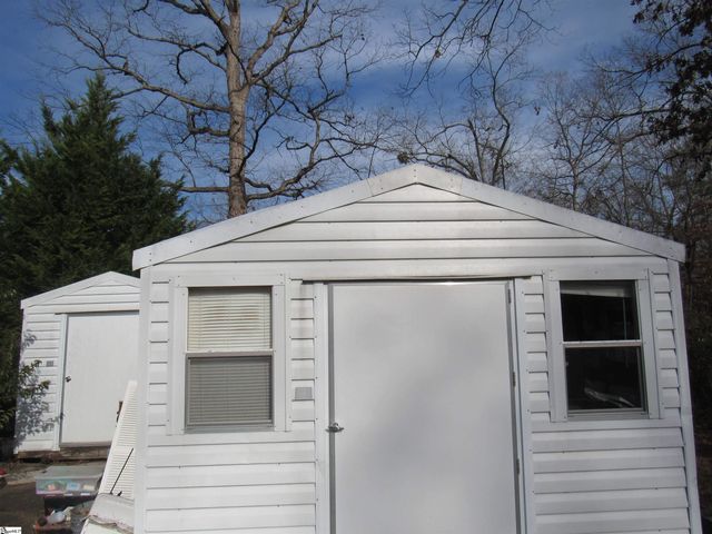 9 Pembroke Lane, Taylors, SC 29687