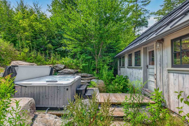 494-498 Goodaleville Road, Jamaica, VT 05343