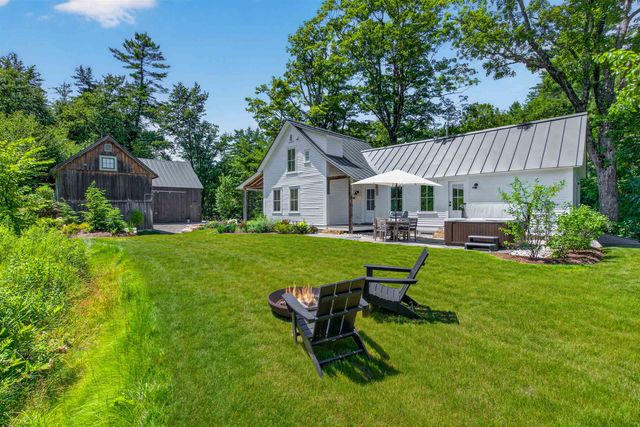 494-498 Goodaleville Road, Jamaica, VT 05343