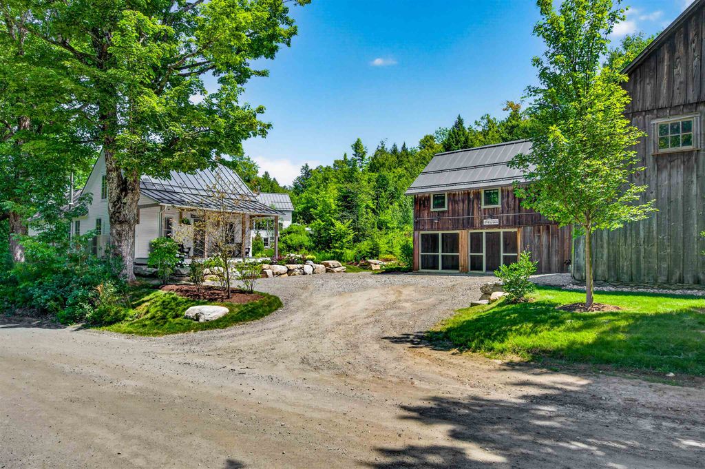 494-498 Goodaleville Road, Jamaica, VT 05343