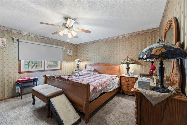 8117 Woodstone Street, Lenexa, KS 66219