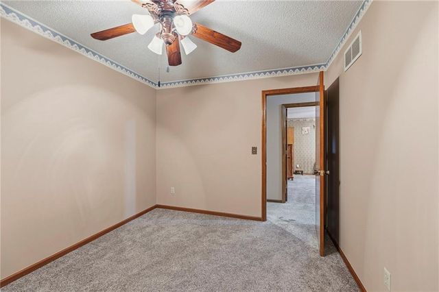 8117 Woodstone Street, Lenexa, KS 66219