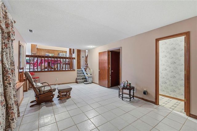 8117 Woodstone Street, Lenexa, KS 66219