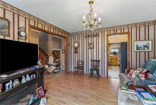 8117 Woodstone Street, Lenexa, KS 66219