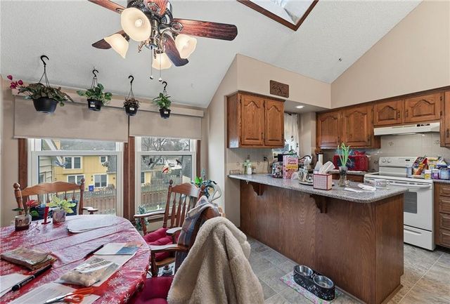 8117 Woodstone Street, Lenexa, KS 66219