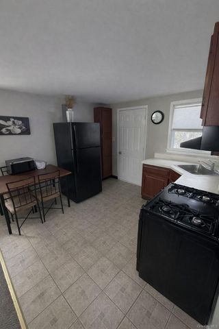 308 Kansas Street, Lindenhurst, NY 11757