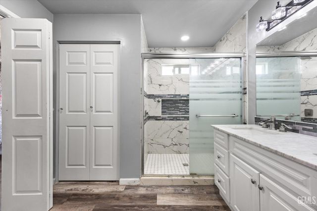 1914 Hummingbird Avenue, Delano, CA 93215