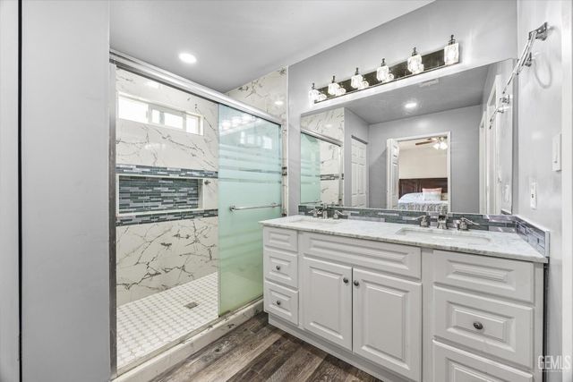 1914 Hummingbird Avenue, Delano, CA 93215