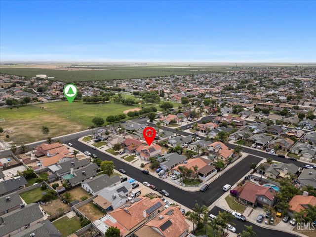 1914 Hummingbird Avenue, Delano, CA 93215