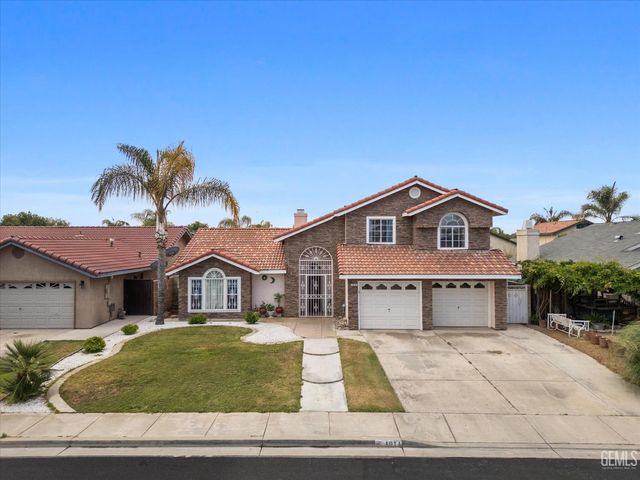 1914 Hummingbird Avenue, Delano, CA 93215