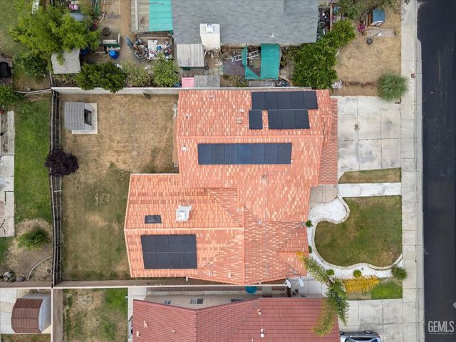 1914 Hummingbird Avenue, Delano, CA 93215