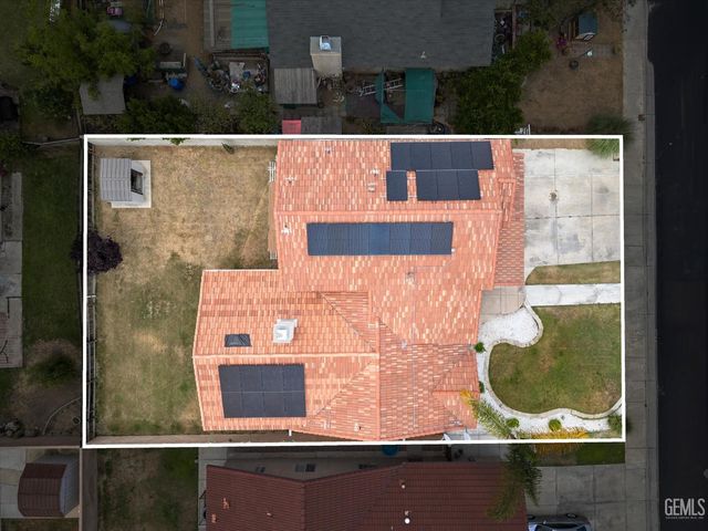 1914 Hummingbird Avenue, Delano, CA 93215