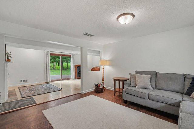 14680 University Avenue NW, Andover, MN 55304