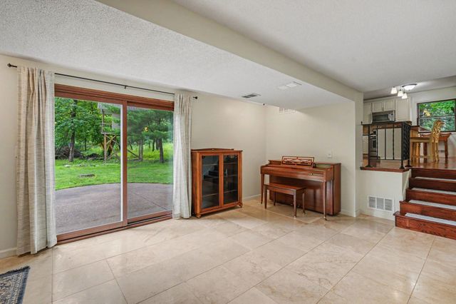14680 University Avenue NW, Andover, MN 55304