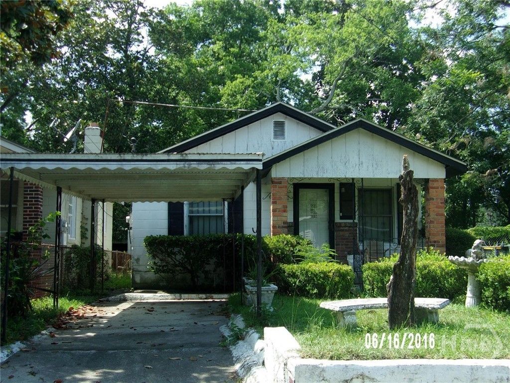 13 Burke Avenue, Savannah, GA 31408