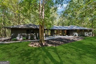 150 Melody Lane, Fayetteville, GA 30215
