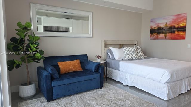 1300 Brickell Bay Dr 2512, Miami, FL 33131