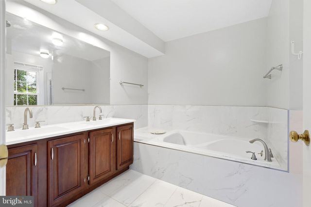 3968 CLARES CT, Fairfax, VA 22033