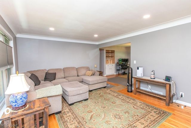 7165 Glencairn Drive, Parma, OH 44134
