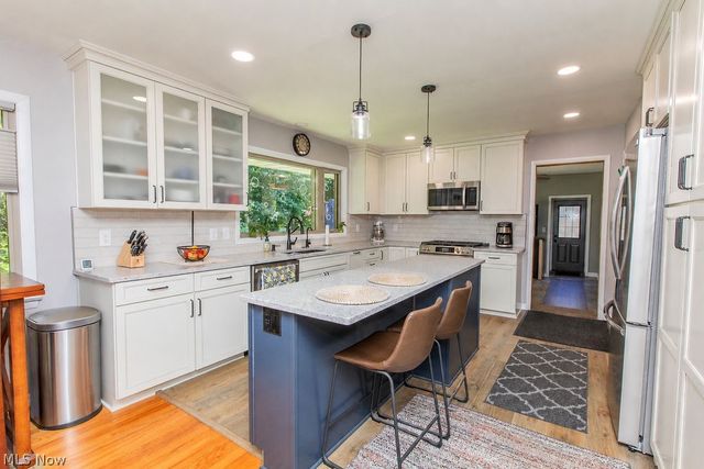 7165 Glencairn Drive, Parma, OH 44134
