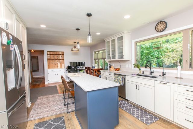 7165 Glencairn Drive, Parma, OH 44134