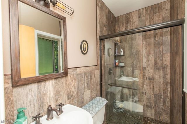 7165 Glencairn Drive, Parma, OH 44134