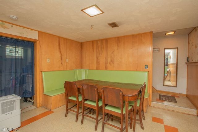 7165 Glencairn Drive, Parma, OH 44134