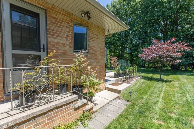 7165 Glencairn Drive, Parma, OH 44134