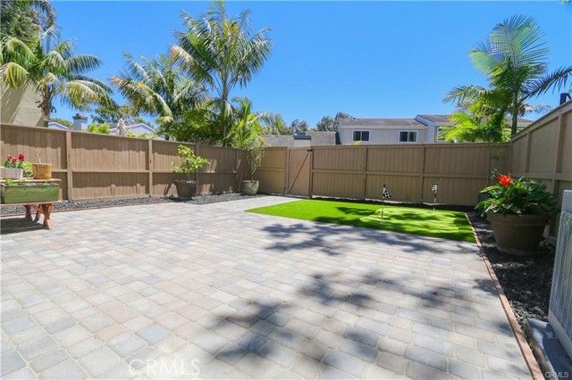 19742 Oceanaire Circle, Huntington Beach, CA 92648