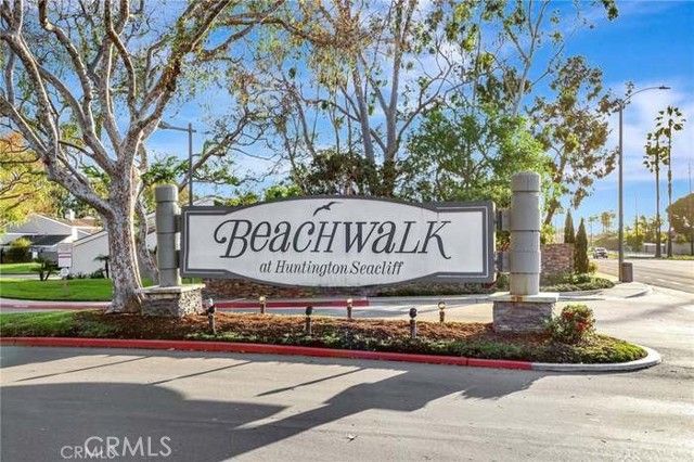 19742 Oceanaire Circle, Huntington Beach, CA 92648