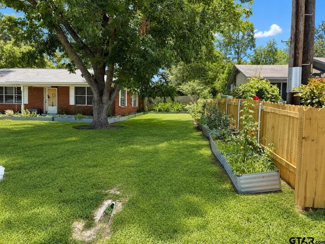 409 Poe St, Quitman, TX 75783