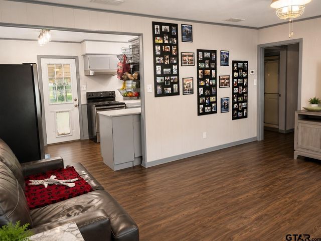 409 Poe St, Quitman, TX 75783