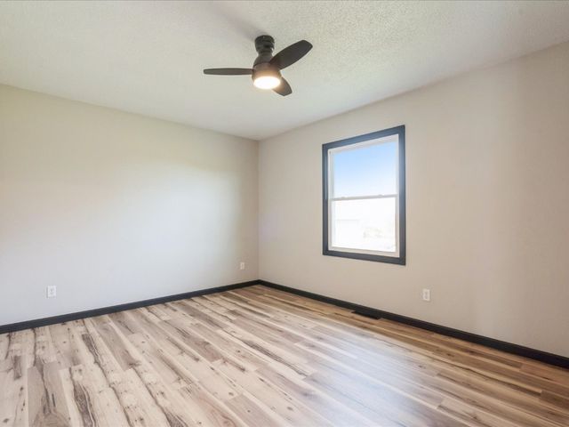 1109 Grubbs Street, Center Point, IA 52213