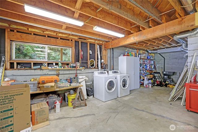 1351 Steffen Place, Camano Island, WA 98282