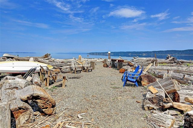 1351 Steffen Place, Camano Island, WA 98282