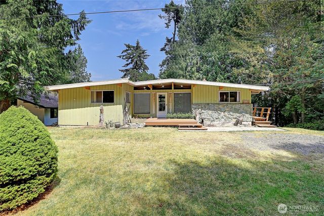 1351 Steffen Place, Camano Island, WA 98282