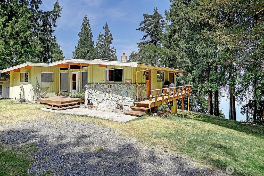 1351 Steffen Place, Camano Island, WA 98282
