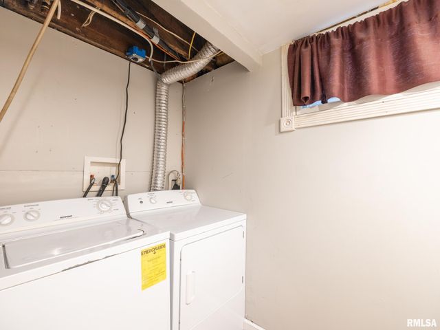 943 NE GLEN OAK Avenue, Peoria, IL 61603