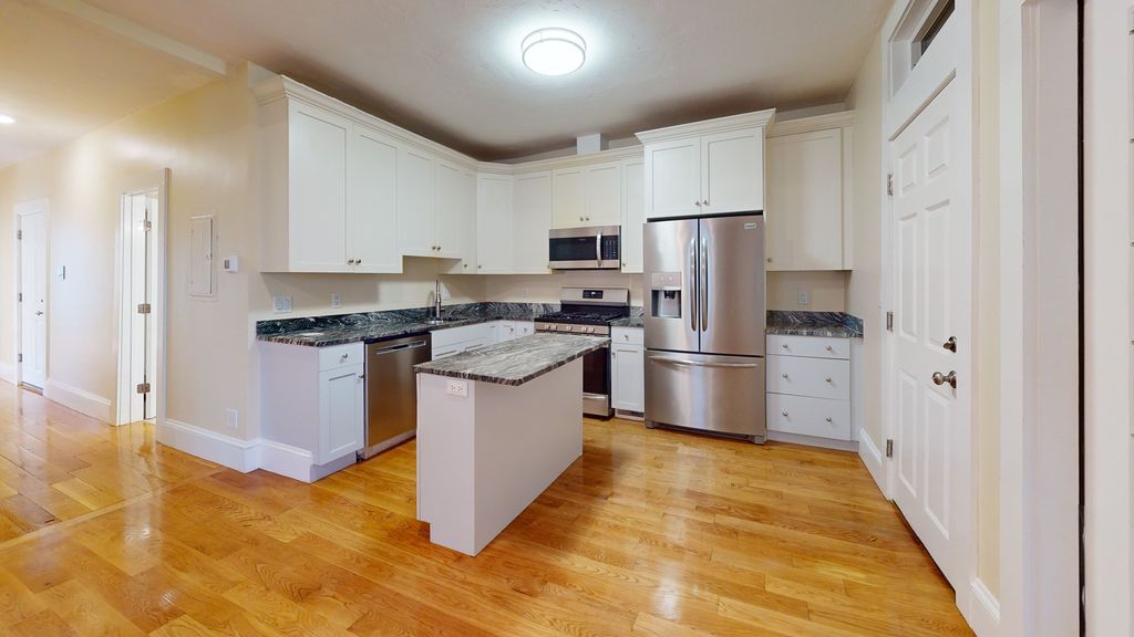 8 Dewey 1, Boston, MA 02125