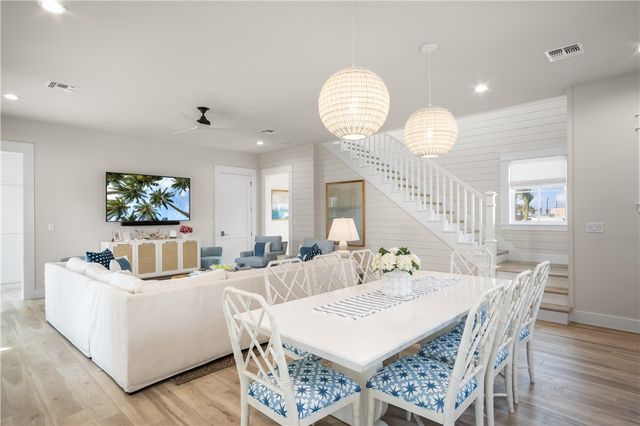 210 Escape 3C St, Port Aransas, TX 78373