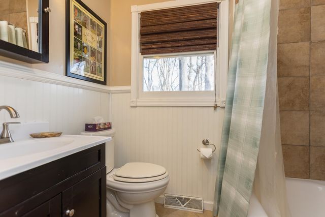 909 CRESTWOOD DR, Staunton, VA 24401