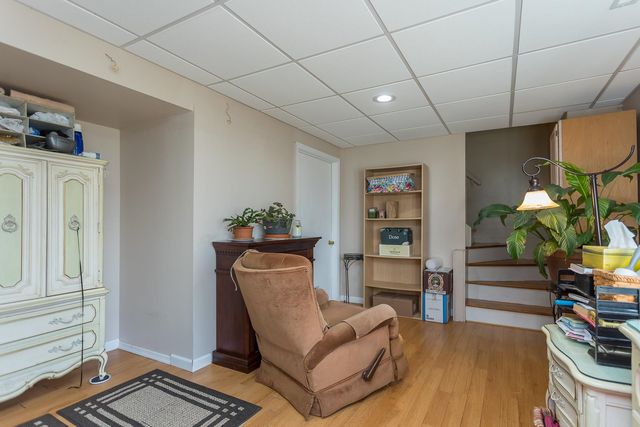 909 CRESTWOOD DR, Staunton, VA 24401