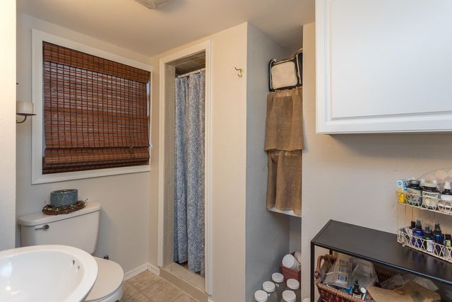 909 CRESTWOOD DR, Staunton, VA 24401