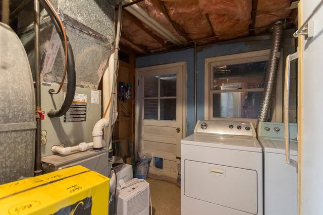 909 CRESTWOOD DR, Staunton, VA 24401