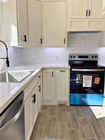 865 Dundee, Vidor, TX 77662