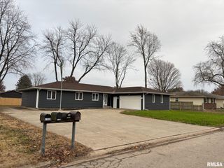 1208 5TH Street, Pawnee, IL 62558
