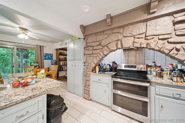 16714 S 241st East Avenue, Coweta, OK 74429
