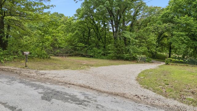 16714 S 241st East Avenue, Coweta, OK 74429